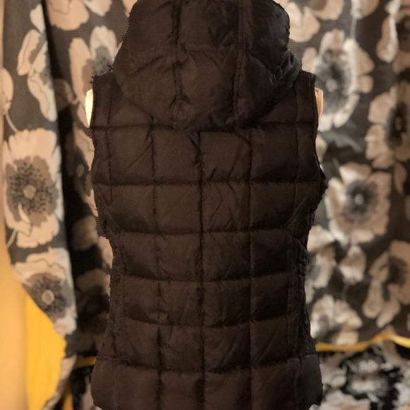 Vest - Picture 2 of 4